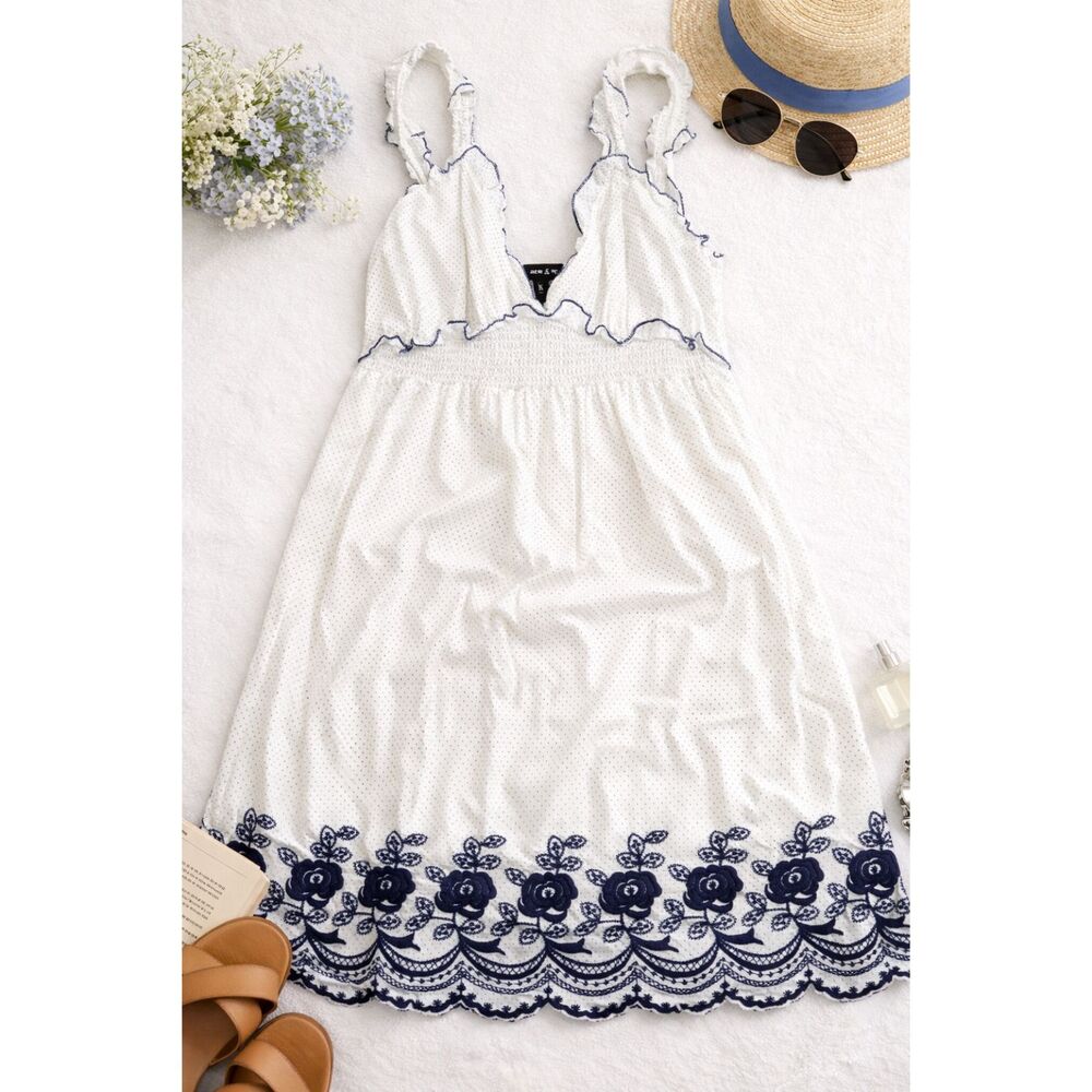 Sam & Max Women's Large Cotton Dress White With Blue Flowers Ruffled